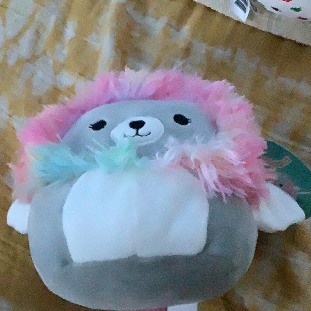 Leonori squishmallow 7 inch